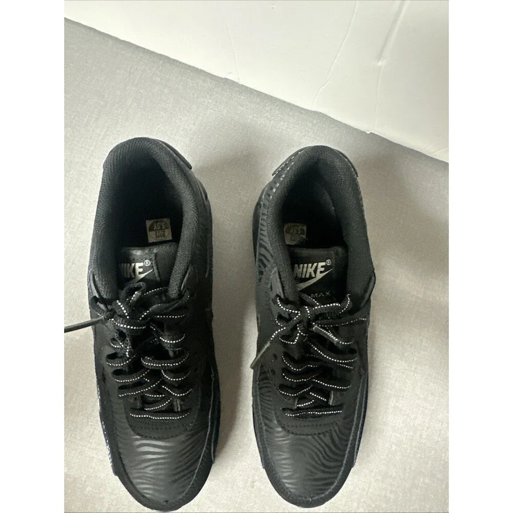 Nike Air Max 90 Size 5.5y  307793-074